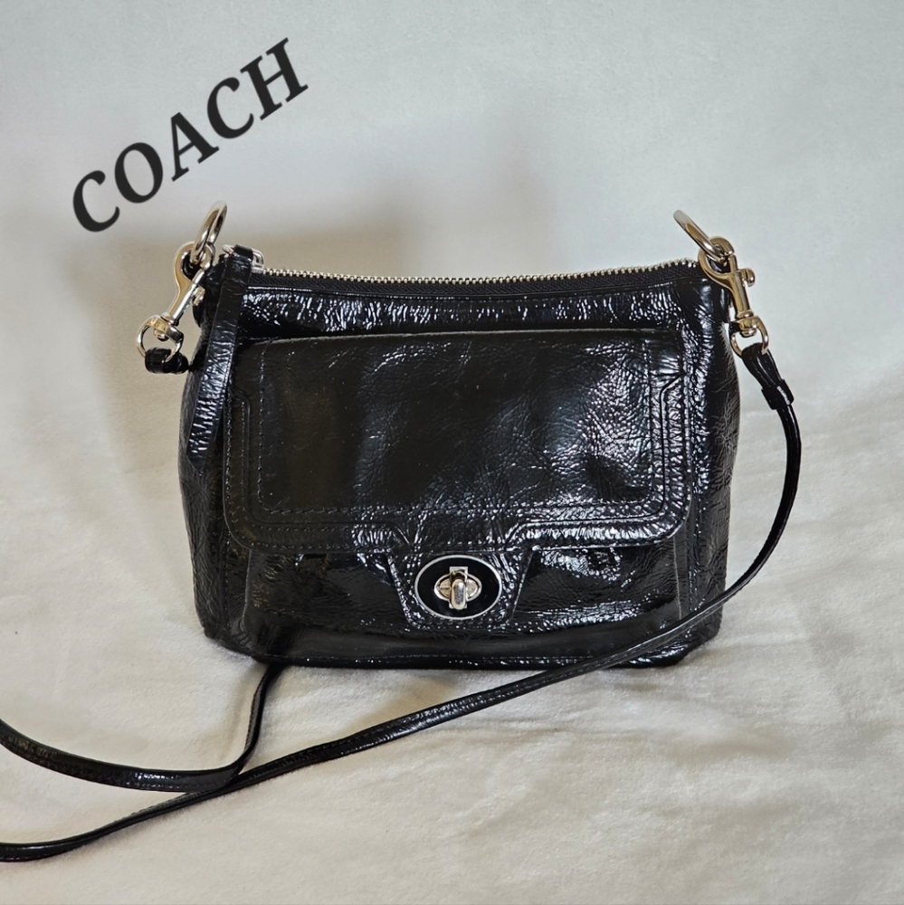 ❌️SOLD❌️EUC Coach Poppy Black Patent Leather Shoulder Bag - Picture 2 of 15